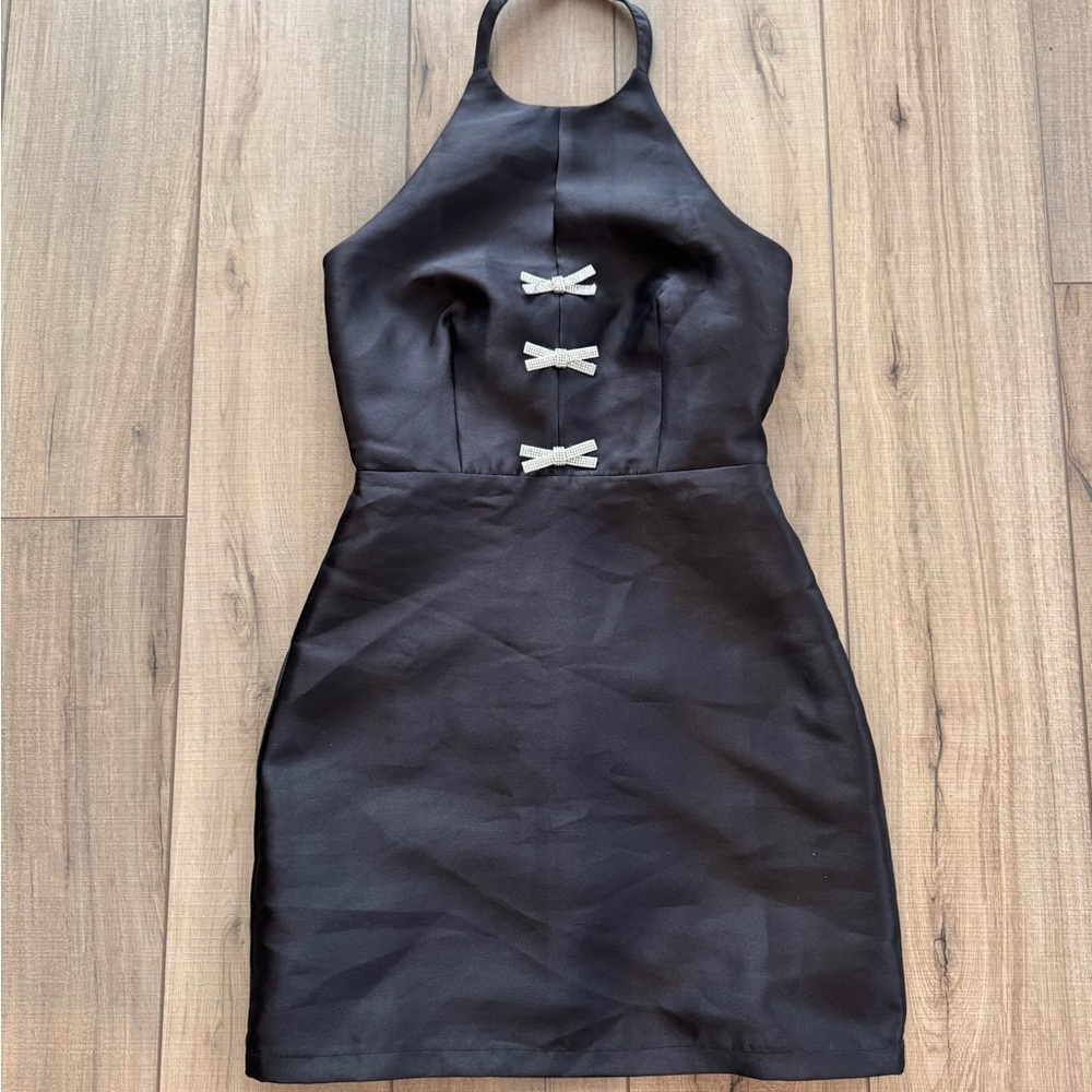 Vestique Black Sleeveless Halter Sheath Dress